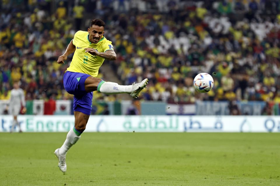 LUSAIL CITY - Danilo of Brazil during the FIFA World Cup Qatar 2022 group G match between Brazil and Serbia at Lusail Stadium on November 24, 2022 in Lusail City, Qatar. AP | Dutch Height | MAURICE OF STONE (Photo by ANP via Getty Images)