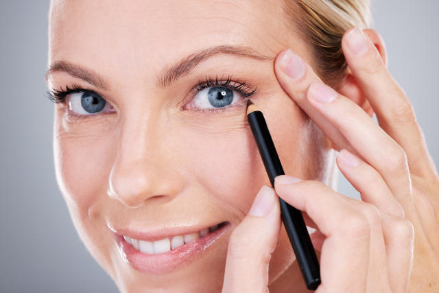 Why You Should Use The Tape Method When Applying Eyeliner