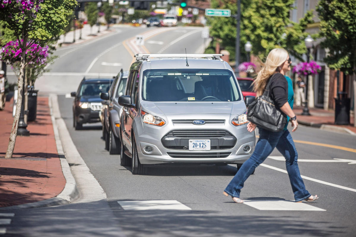 Ford wants self-driving cars to communicate with flashing lights