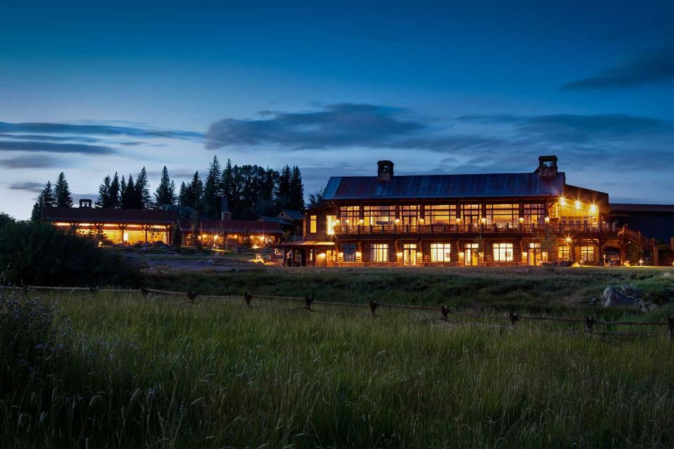 Trailhead Lodge at Brush Creek Ranch, in Wyoming, at night