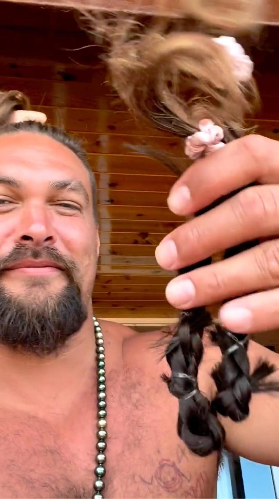 Jason Momoa cuts off his hair