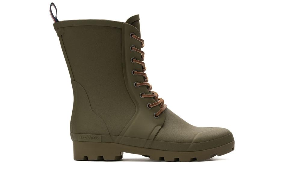 <p><a href="https://go.redirectingat.com?id=74968X1596630&url=https%3A%2F%2Fwww.seavees.com%2Fproducts%2Fmens-marshall-boot-natural-rubber-military-olive&sref=https%3A%2F%2Fwww.menshealth.com%2Fstyle%2Fg45899290%2Frain-boots-for-men%2F" rel="nofollow noopener" target="_blank" data-ylk="slk:Shop Now;elm:context_link;itc:0;sec:content-canvas" class="link ">Shop Now</a></p><p>Marshall Boot in Military Olive</p><p>seavees.com</p><p>$130.00</p>
