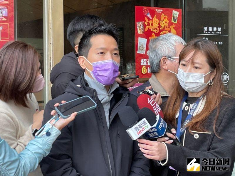 ▲對於台北市議員王世堅今日登記士林大同立委初選，現任立委何志偉表示尊重每個人生涯規劃。（圖／記者黃宣尹攝）