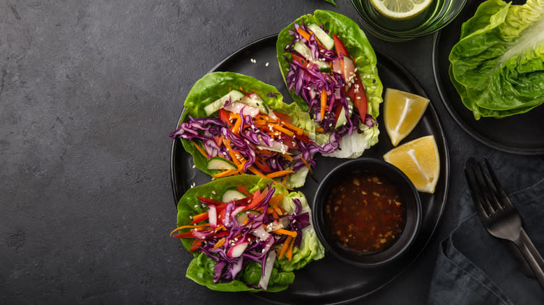 coleslaw in lettuce wrap