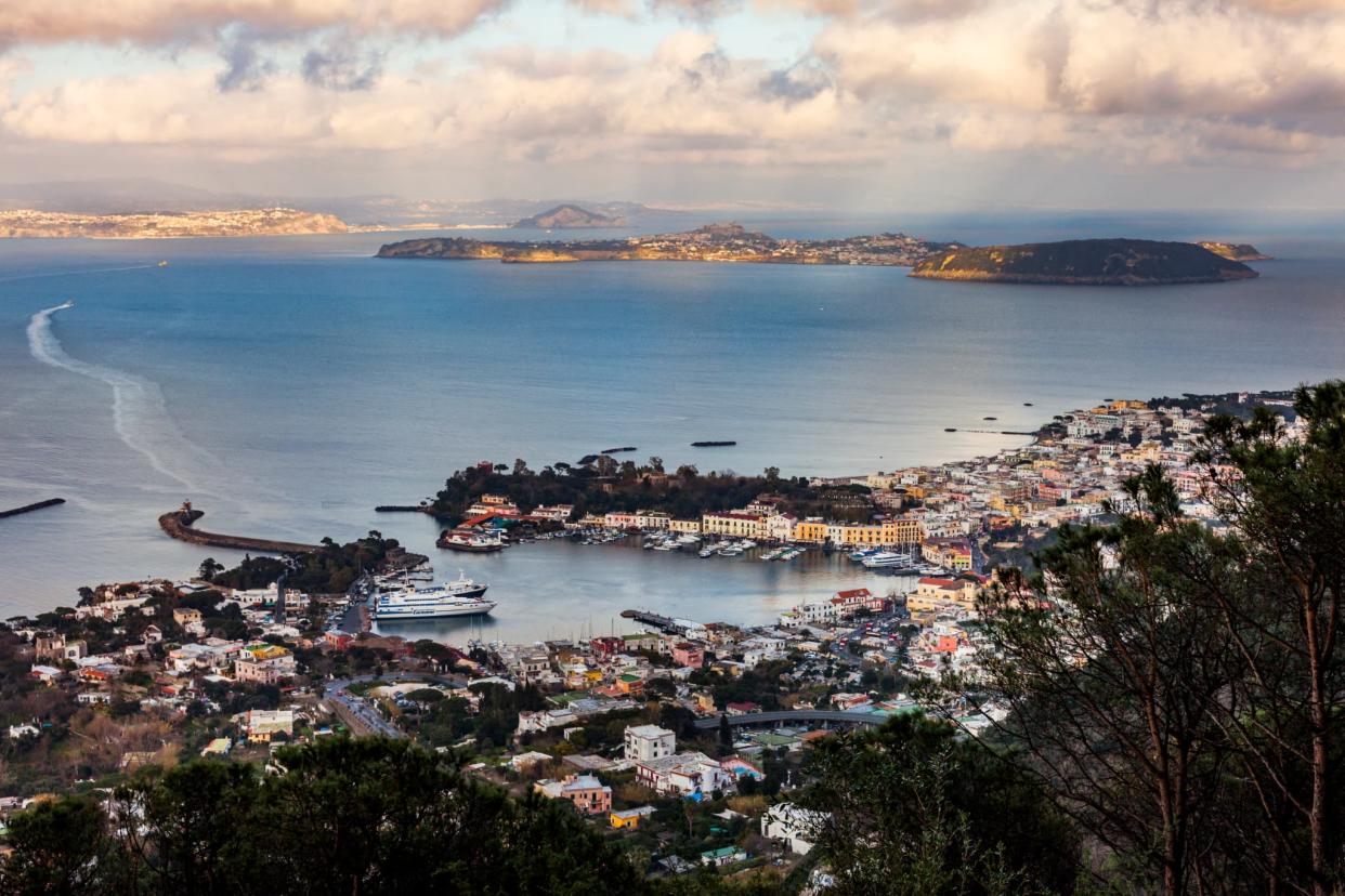 Le port de l'île d'Ischia, au large de Naples, en Italie, le 4 mars 2019 - Laurent EMMANUEL / AFP