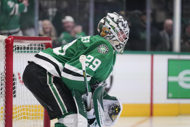 Stars net Oettinger with $12M, 3-year deal