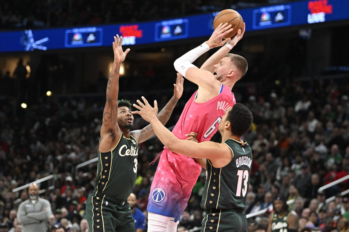 „Celtics“ derasi su „Wizards“ ir „Clippers“ dėl Malcolmo Brogdono mainų į Christapsą Porzingį