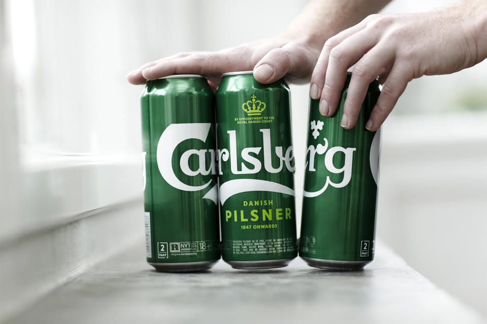 The new six-pack uses glue instead of traditional plastic packaging. Photo: Carlsberg