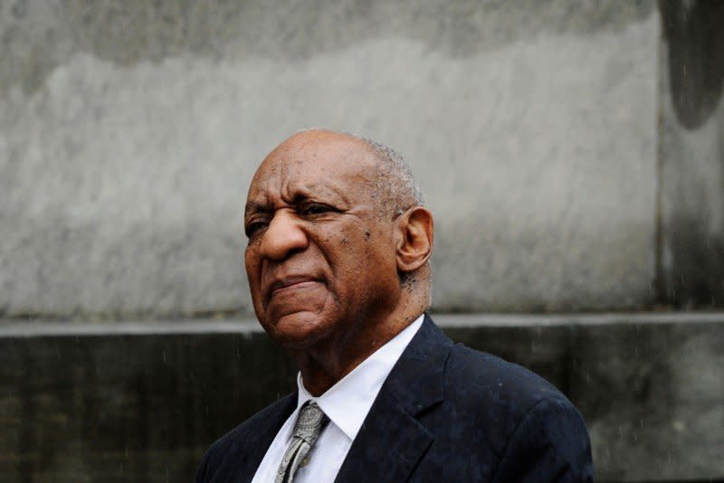 Actor and comedian Bill Cosby departs after a judge declared a mistrial in his sexual assault trial at the Montgomery County Courthouse in Norristown, Pennsylvania, U.S., June 17, 2017.  REUTERS/Charles Mostoller