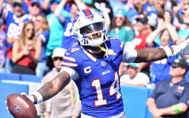 Bills' offense unstoppable in rout of Dolphins