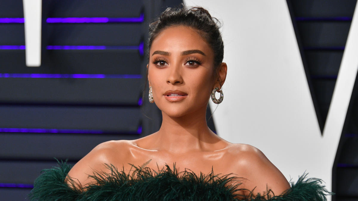 Shay Mitchell Says She Doesnt Want To Go Through Pregnancy Again Due To Prenatal Depression 3059