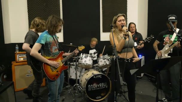 PHOTO: Alisa Mounts practices with her bandmates at Rock and Roll Fantasy Camp. (ABC News)