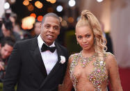 <p>Costituiscono uno dei matrimoni più affermati di Hollywood e ipotizziamo che Jay-Z non abbia alcun interesse a divorziare. Soprattutto dopo l’accordo prematrimoniale che hanno firmato: Beyoncé riceverebbe da suo marito 5 milioni di dollari per ogni bambino in comune (ne hanno tre) e un altro per ogni anno di matrimonio (sono sposati da nove). (Credits – Getty Images) </p>