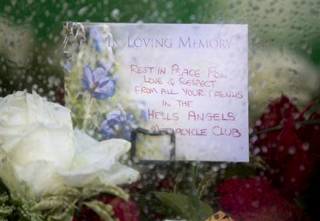 A tribute for Ronnie Biggs is seen on his coffin in north London January 3, 2014. REUTERS/Neil Hall