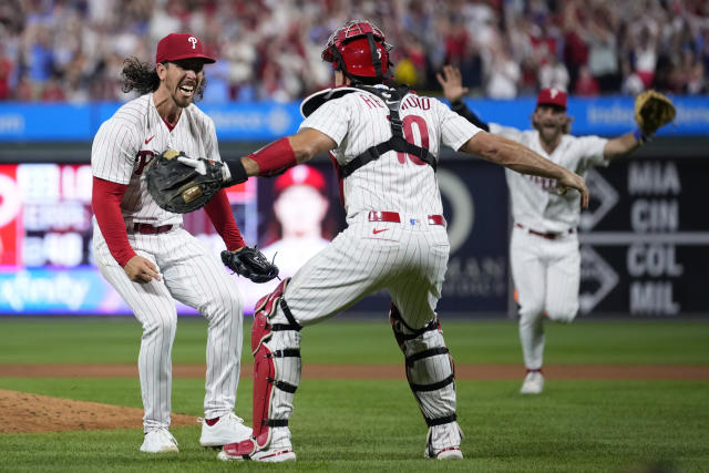 File:Ronald Acuna Jr. stretches for ball from Nationals vs. Braves