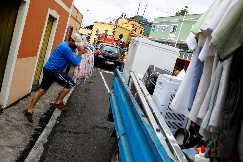 <p>Cabe recordar que la anterior erupción volcánica que se produjo en España fue en 1971, también en La Palma con el Teneguía. (REUTERS/Borja Suarez)</p> 