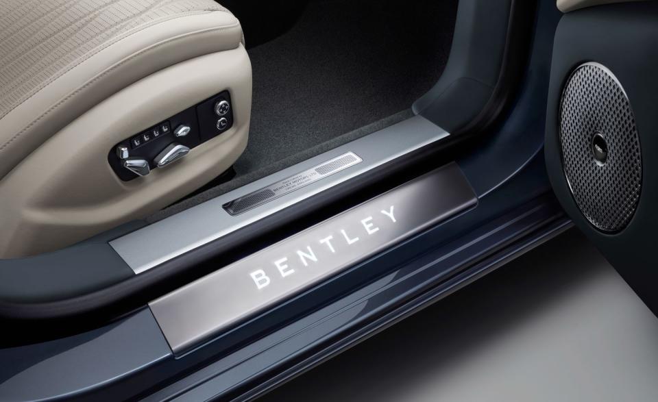 Photos of the 2020 Bentley Flying Spur Sedan