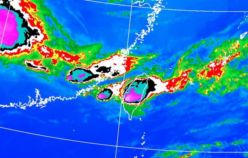 今日「鋒面＋雷雨胞」繼續炸。（圖／翻攝自中央氣象署）