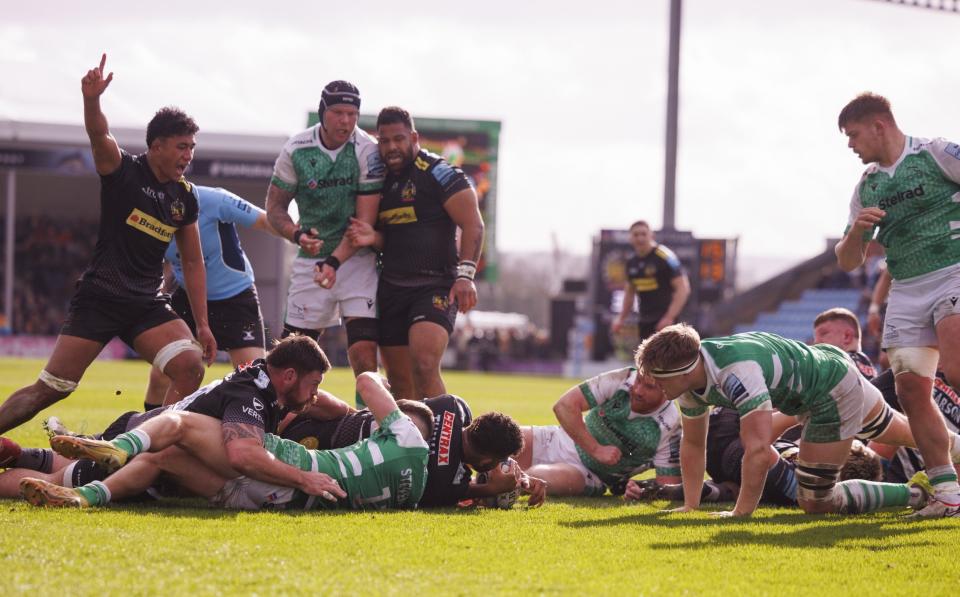 Rus Tuima scores Exeter's third try