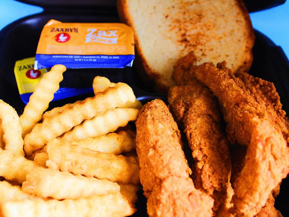 zaxbys chicken tenders combo