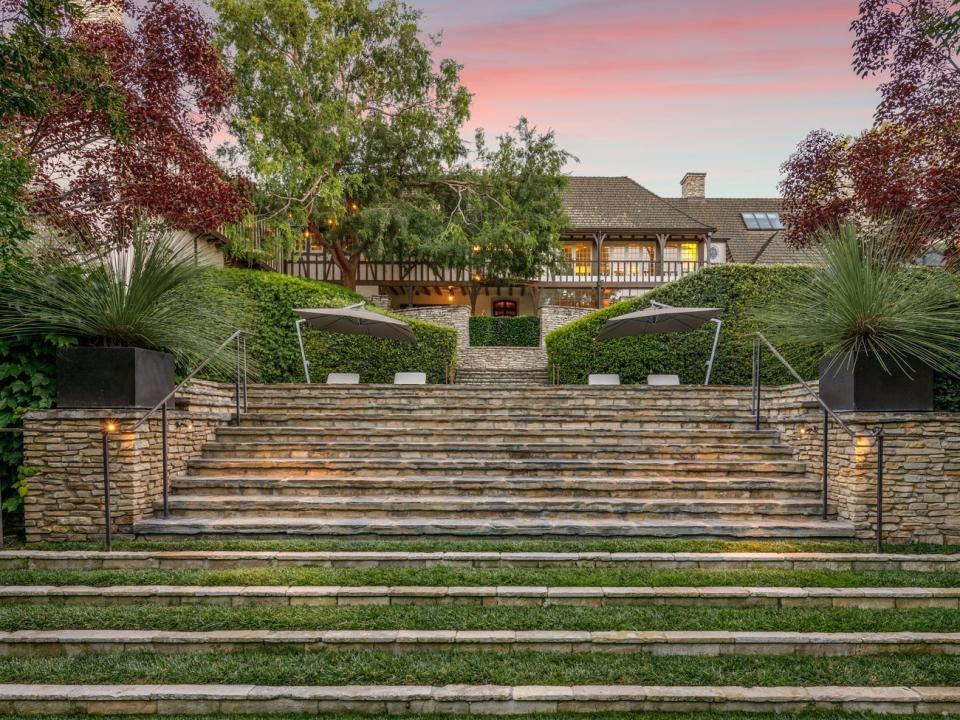 jen and brad pitt la home