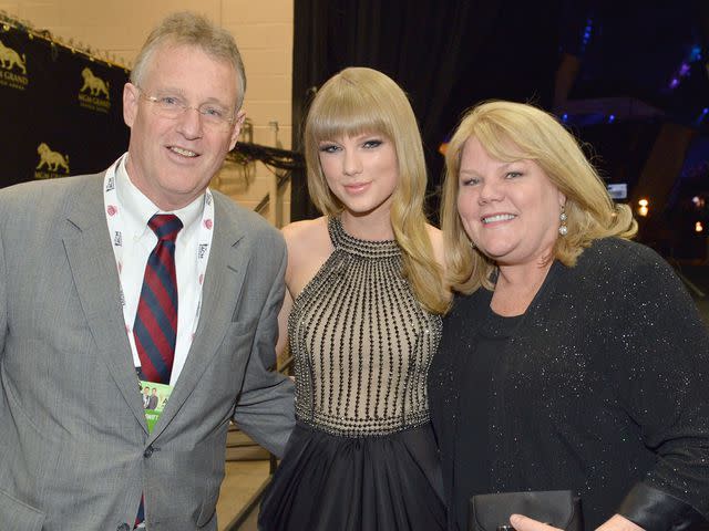 Rick Diamond/ACMA2013/Getty Taylor Swift with her parents Scott and Andrea in 2013