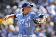 Kansas City Royals starting pitcher Brady Singer throws to a Los Angeles Dodgers batter during the first inning of a baseball game, Sunday, Aug. 14, 2022, in Kansas City, Mo. (AP Photo/Reed Hoffmann)