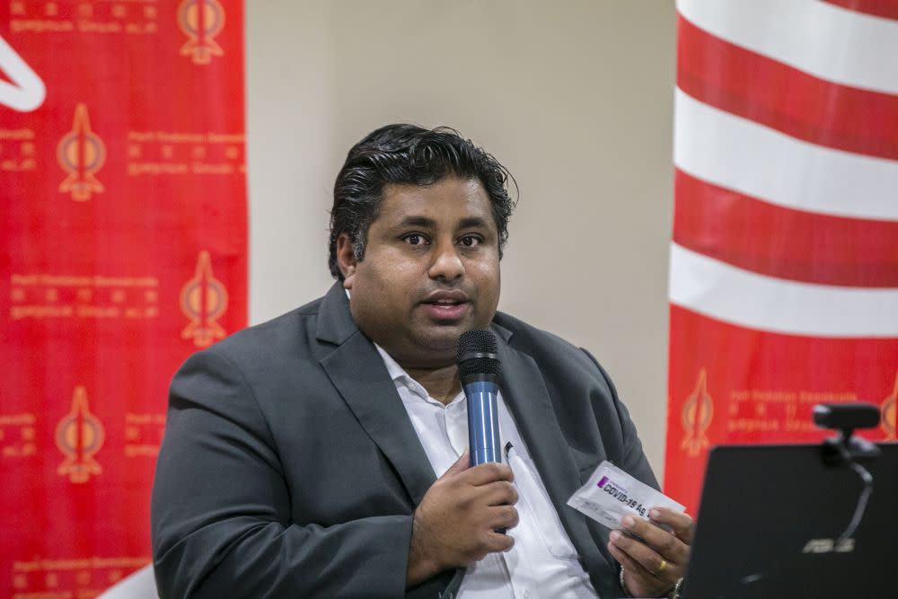 Rajiv suggested that Khairy should be aiming to set up more centres on a smaller scale almost equidistantly so that, on average, everyone would travel the same distance to receive their Covid-19 shots. — Picture by Firdaus Latif