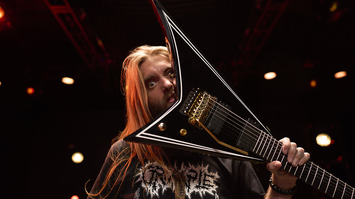  Mark Heylmun of Suicide Silence introducing his new signature Pro Series Rhoads RR24-7 