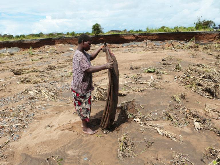 Cyclone Idai: Death toll could soar above 1,000 as need for humanitarian aid grows