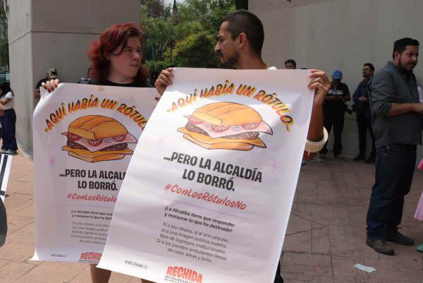 Comerciantes también acudieron a protestar contra la limpieza social de los operativos ordenados por Sandra Cuevas.
