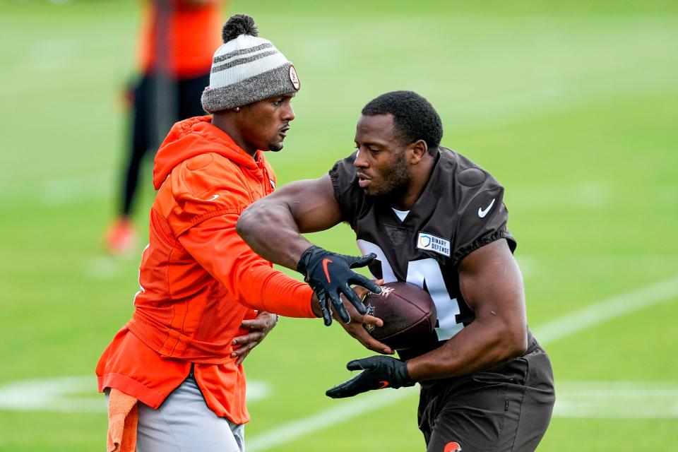 Cleveland Browns running back Nick Chubb runs drills at the team's training camp facility Saturday in White Sulphur Springs, W.Va.