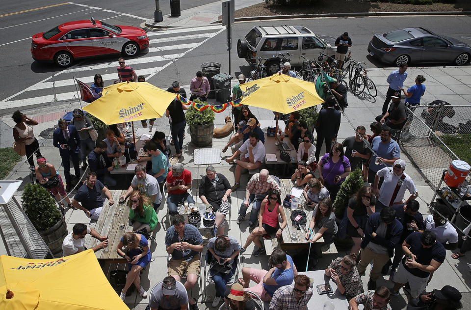 <p>Patrons at Duffy’s Irish Restauran and Bar gather to watch former FBI Director James Comey testify before the Senate Intelligence Committee June 8, 2017 in Washington, D.C. (Win McNamee/Getty Images) </p>