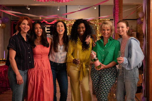 Catherine Reitman On Ending ‘workin Moms That Surprise Guest Star And Her Love Letter To