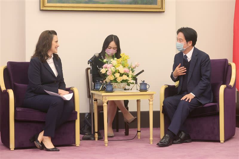 副總統賴清德今（4）日下午接見「美國密西根州州長魏美桂（Gretchen Whitmer）訪問團」。（圖／總統府提供)