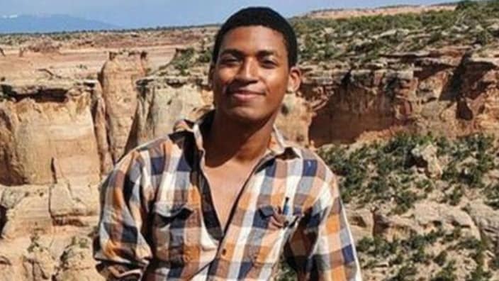 Daniel Robinson, 24, was last seen driving away from his job site in the Arizona desert on June 23. His father has hired a private investigator to help locate him. (Photo: PleaseHelpFindDaniel.com)