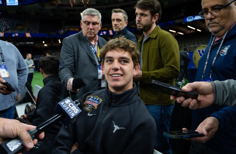 Texas backup quarterback Arch Manning took center stage during Saturday's open media day, a CFP-mandated event that made all players and coaches available to the media. Manning, the jewel of Texas' 2023 recruiting class, hadn't been made available all season. u0022Yeah,u0022 Manning joked, u0022I don't see y'all giving attention to all the other backups.u0022