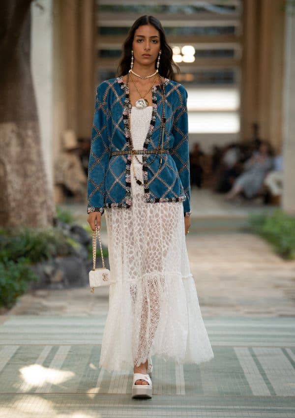 Look defile Chanel Métiers dart 2022/2023