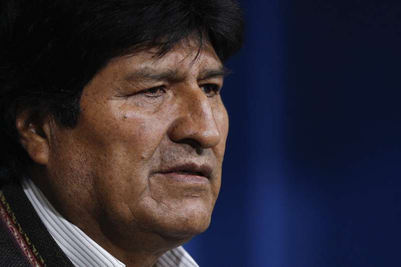 2019年玻利維亞總統選舉傳出嚴重舞弊，現任總統莫拉萊斯（Evo Morales）被迫宣布重新投票（AP）