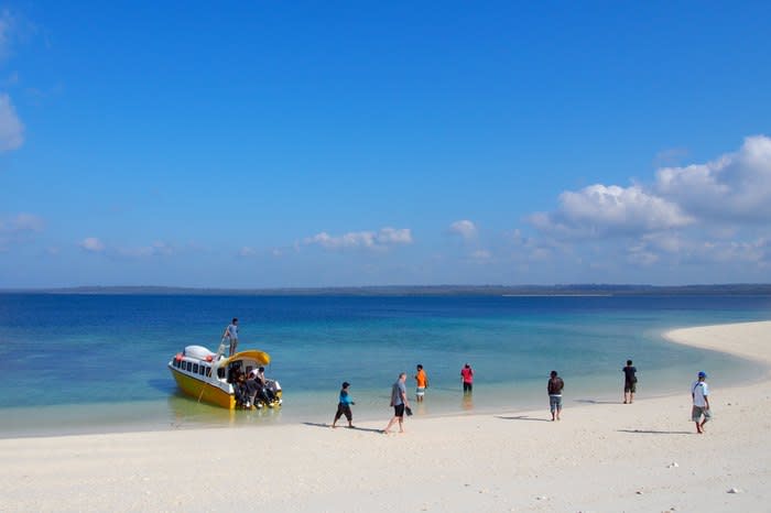 Nustabun Island: Nustabun is an uninhabited island in Tanimbar. As you land on its tranquil shore, gentle swashing waves and stretches of white powdery sand greet your toes.