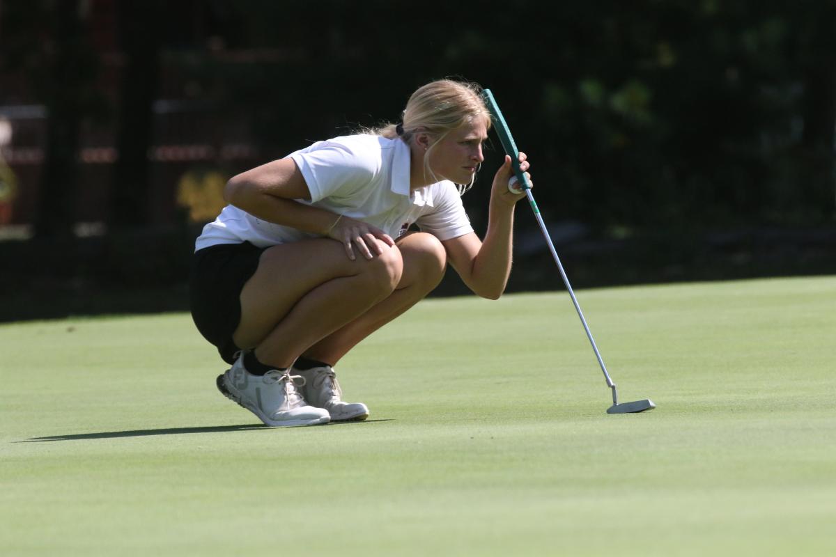 Lexington, Ontario, Reiter scheidet aus dem Sektionsgolfturnier der Division I aus