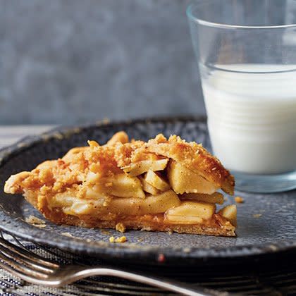 Cheddar-Apple Pie