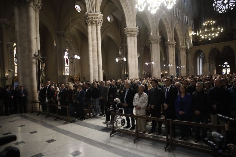 Junto a Duhalde y Kicillof. Alberto Fernández participa en la Basílica de Luján de la misa por el ataque a Cristina Kirchner