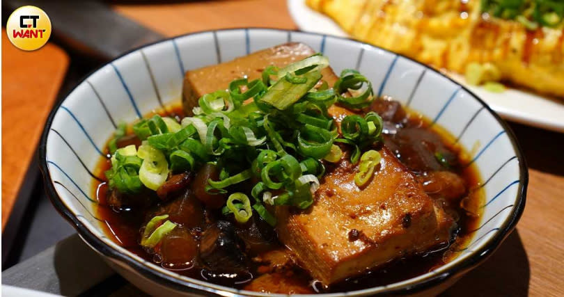 「Bokkake牛筋雜煮燉豆腐」很有日式家常風味。（120元，圖／魏妤靜攝）