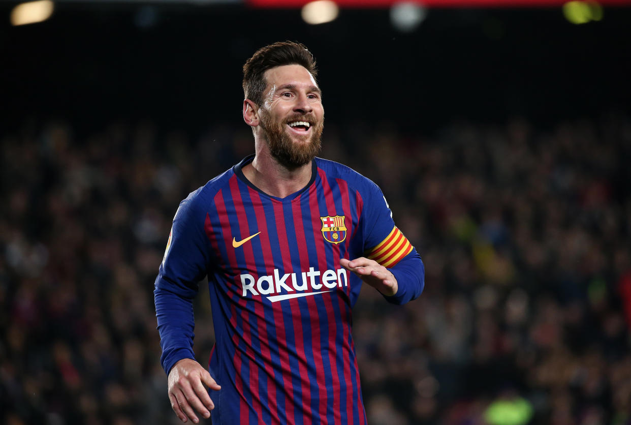Leo Messi sonríe durante el partido entre el FC Barcelona y el Levante UD, correspondiente a los octavos de final de Copa, disputado en el estadio Camp Nou de Barcelona. (Foto: Joan Valls/Urbanandsport /NurPhoto via Getty Images)