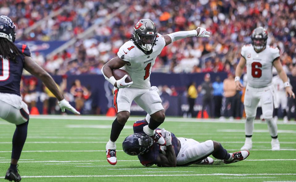 Rachaad White and the Tampa Bay Buccaneers take on the Tennessee Titans in Week 10 action.