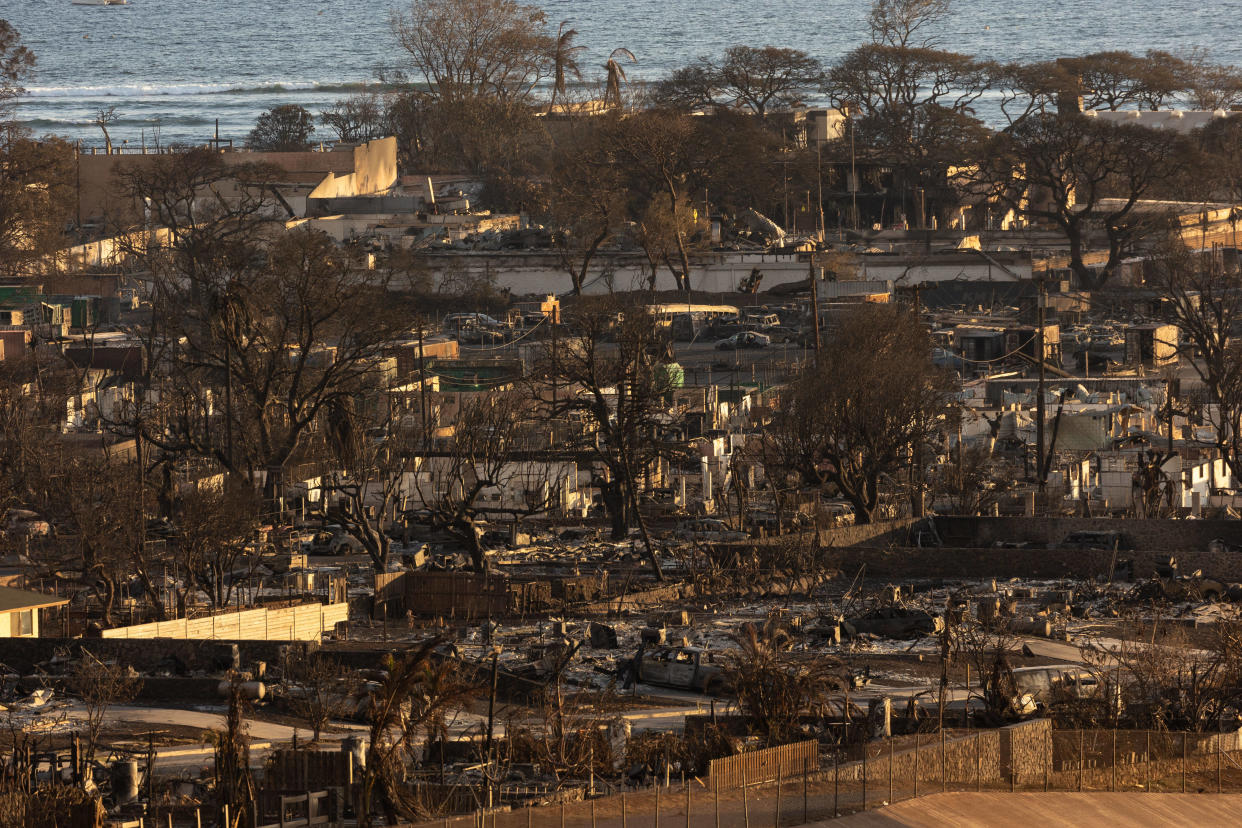 
Des maisons et des bâtiments incendiés après l’incendie à Lahaina, dans l’ouest de Maui à Hawaï, le 12 août 2023.