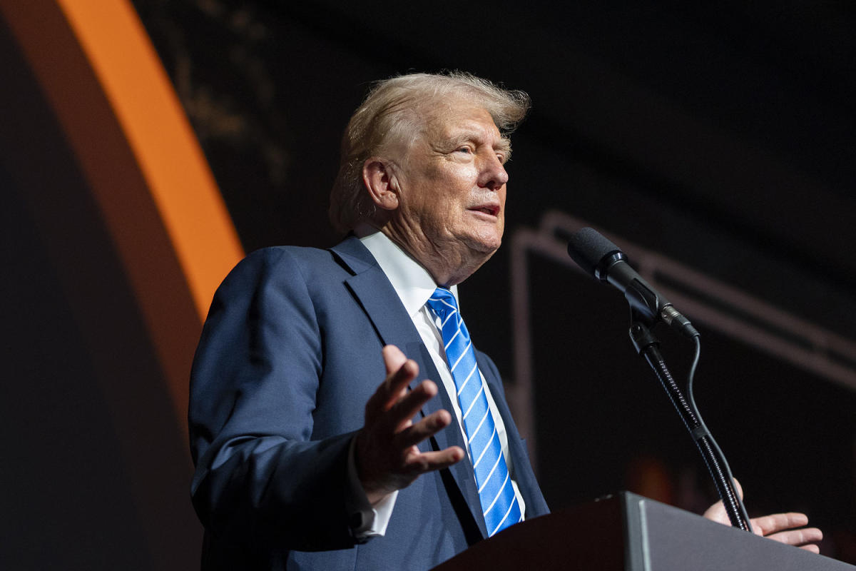 Trump hails crypto at largest bitcoin conference