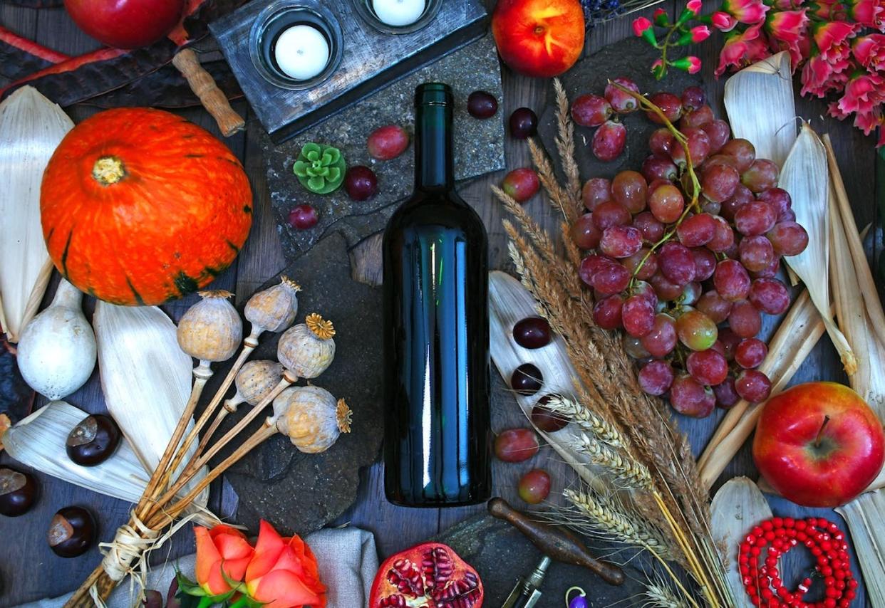 La recherche d’authenticité et d’une alimentation plus saine favorise aujourd’hui l’engouement pour les vins nature. <a href="https://pixabay.com/fr/photos/vin-bouteille-de-vin-boisson-3678884/" rel="nofollow noopener" target="_blank" data-ylk="slk:Gábor Adonyi/Pixabay;elm:context_link;itc:0;sec:content-canvas" class="link ">Gábor Adonyi/Pixabay</a>, <a href="http://creativecommons.org/licenses/by-sa/4.0/" rel="nofollow noopener" target="_blank" data-ylk="slk:CC BY-SA;elm:context_link;itc:0;sec:content-canvas" class="link ">CC BY-SA</a>