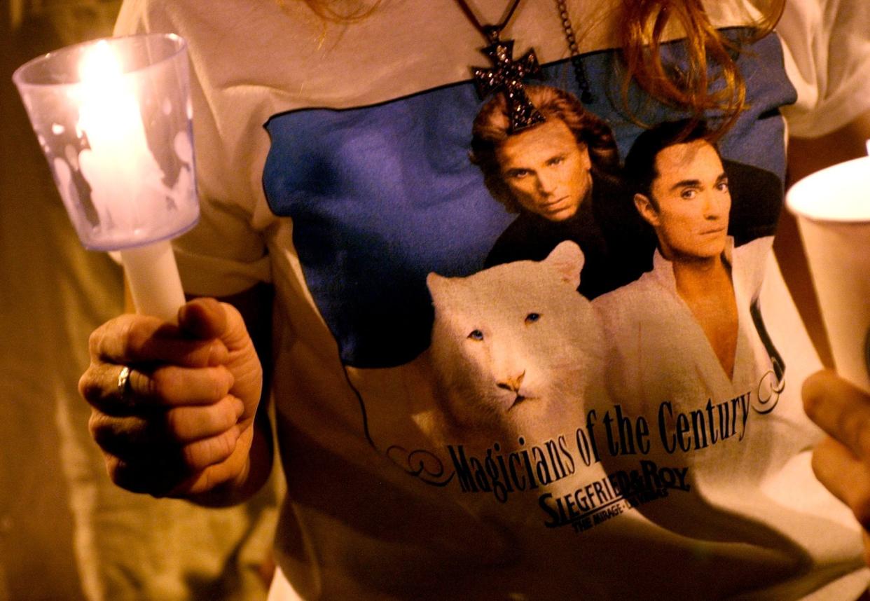 siegfried and roy tshirt